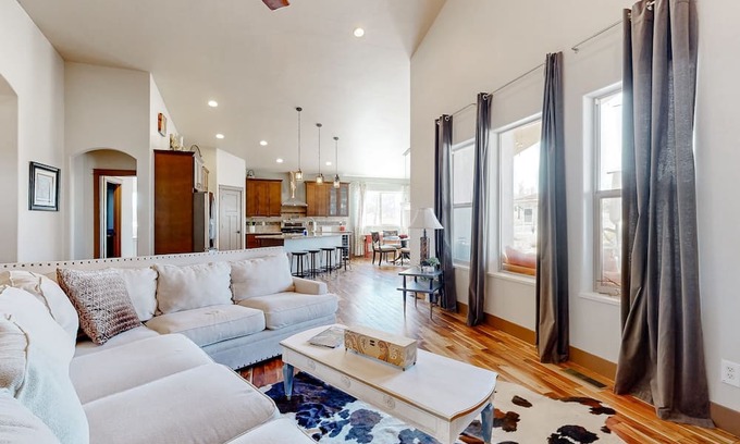 Montrose House | Inviting Home with Mountain Views, Pool & Spa Access