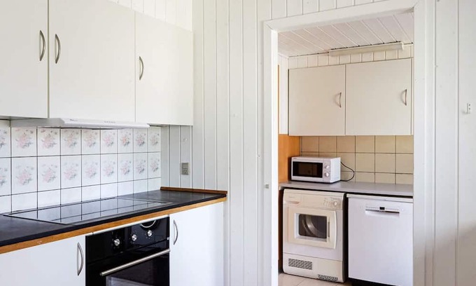 Faarevejle House | Spacious 12-Person Holiday Home with Oceanfront Views