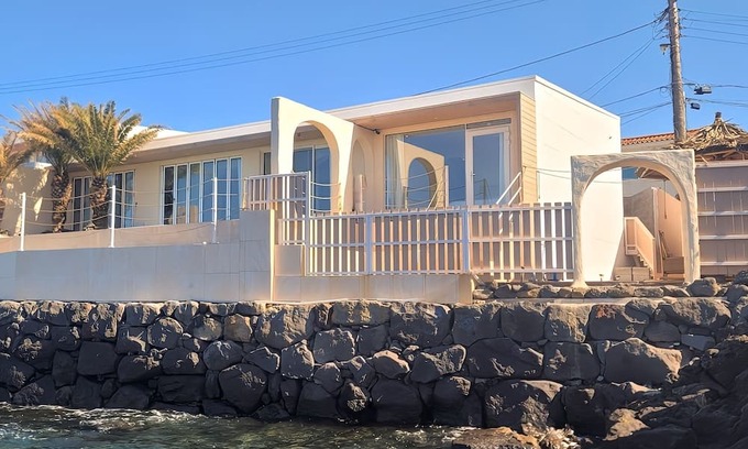 Hallim Villa | Discover a New Oceanfront Villa with Infinity Pool Awaits