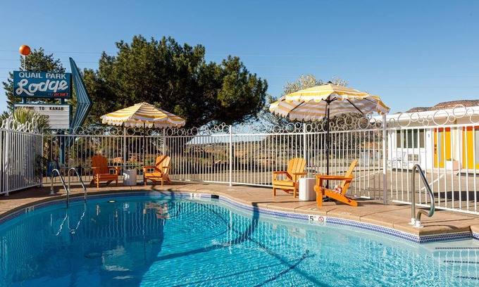 Kanab Apartment | Retro Chic l Swim & stargaze at Quail Park Lodge