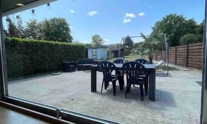 Houx House | Enjoy Ocean Views at Maison Villageoise with Breakfast Included