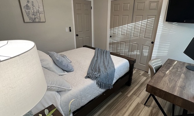 Oviedo House | Serene Lake Home in Oviedo, Perfect for UCF Visits