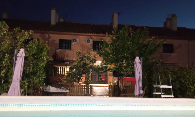 Cobisa Ski Chalet | Discover Jimenpi Puig DU FOU: Family-Friendly Near Toledo