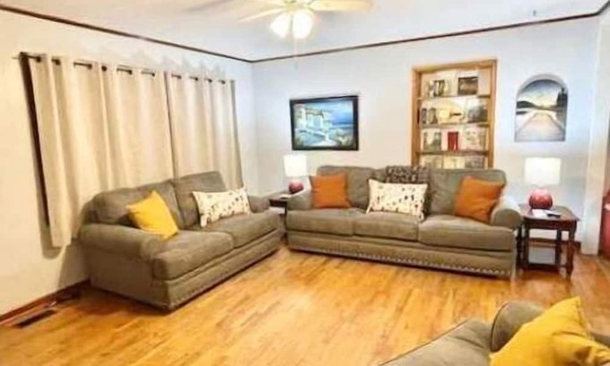 Batesville House | Relaxing Retreat: Your Perfect Home Away from Home