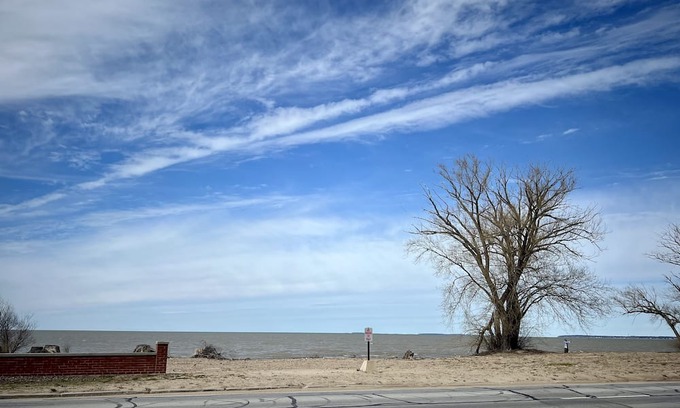 Port Clinton Cottage | Beachfront Haven with Park Access and Family-Friendly Perks