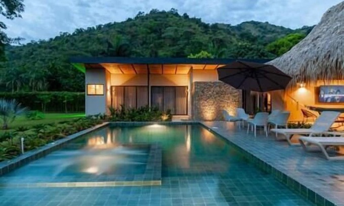 Sopetran House | Relaxing Coastal Retreat with Hot Tub & Pet-Friendly Perks