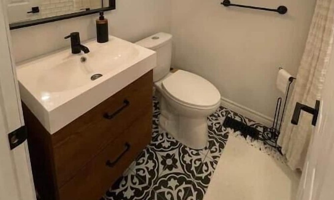 Pefferlaw Cottage | Welcoming Modern Cottage Just Steps From The Water