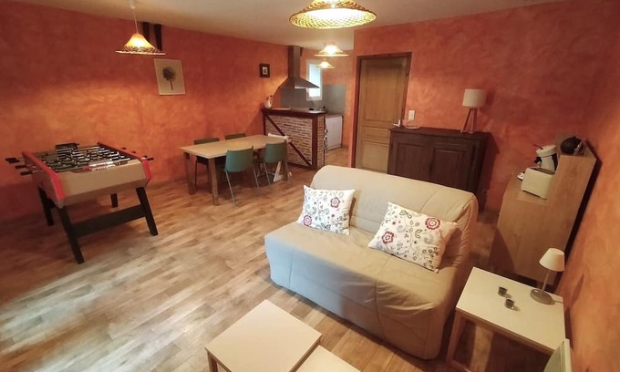 Lissac-et-Mouret House | Relaxing Countryside Retreat with Family and Pet Amenities