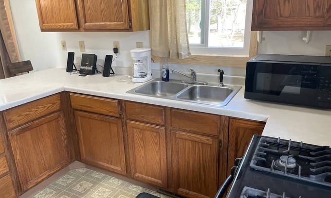 Black River Falls House | Idyllic Country Retreat with Breakfast and Family Friendly