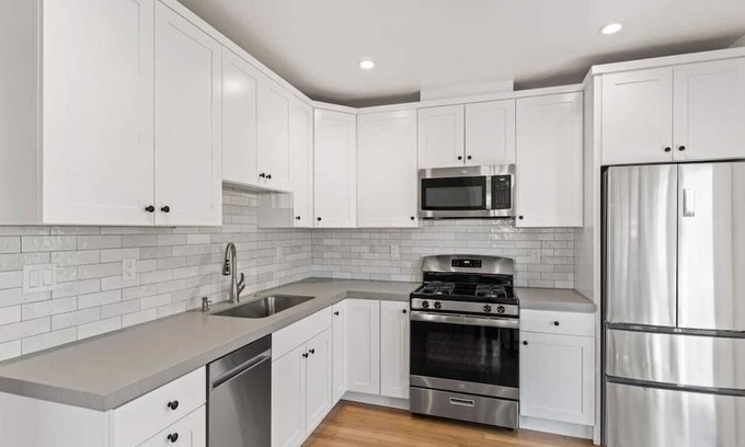 Half Moon Bay Cottage | Discover Elle's Place: Steps from Main Street and Ocean Views