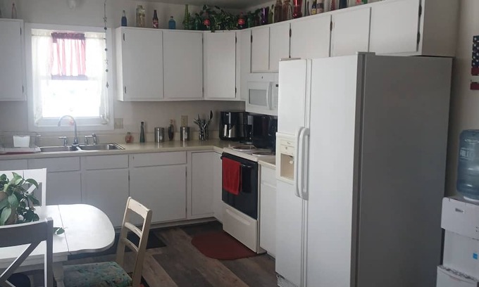 Rozet House | Scenic 3BD Ranch House with Breakfast and Family-Friendly Space