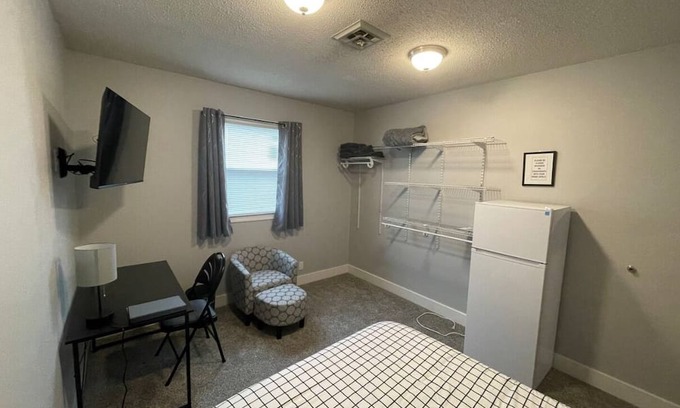Saint Marys  Allen County House | Comfortable Calhoun Suites - Your Ideal Getaway Awaits