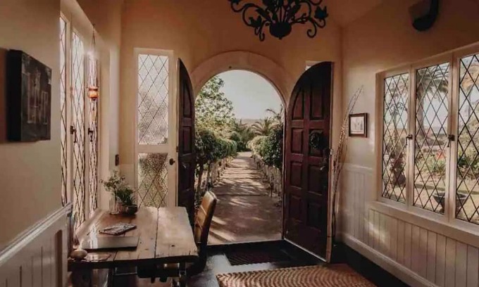 Maudsland House | Welcoming Magnolia Manor Rustic Chapel: Pet & Child Friendly