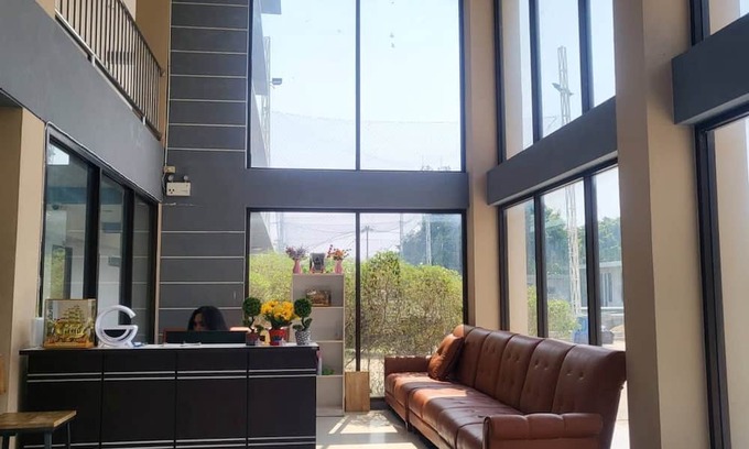 Lop Buri Hotel | Discover Comfort at The Chev Hotel Lopburi with Pool & Dining