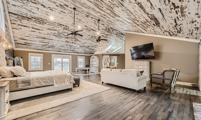Lake Shore House | Family-Friendly 4BR Home with Pool by the Magothy River