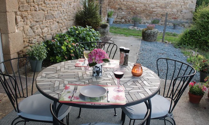 Pouligny-Notre-Dame Cottage | Elegant Gite in the Scenic Indre Region of France