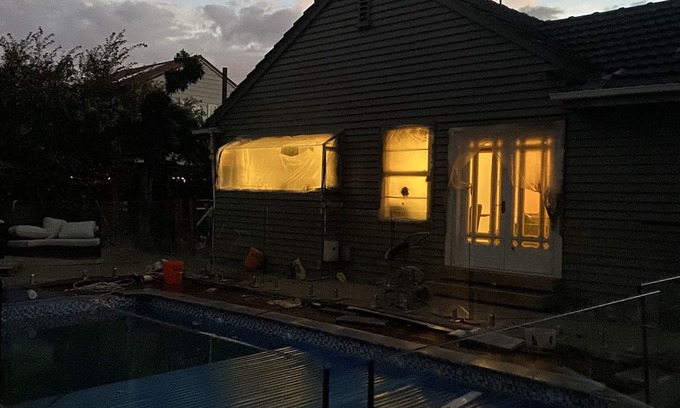 Christchurch House | Cozy Retreat with Year-Round Heated Pool & 4 Car Parks