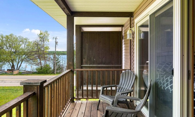 East Jordan House | 🌼 South Arm Retreats: 2BDR Lakeview Townhome ➠ #2