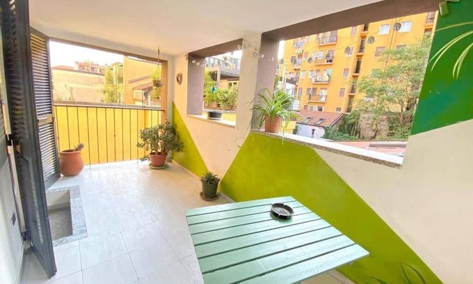 Lambrate Apartment | Conte Rosso House: Cozy Double Terrace in Lambrate