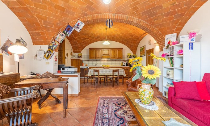 Guazzino Apartment | Cozy Apartment 'Orto Degli Ulivi' with Garden & Wi-Fi