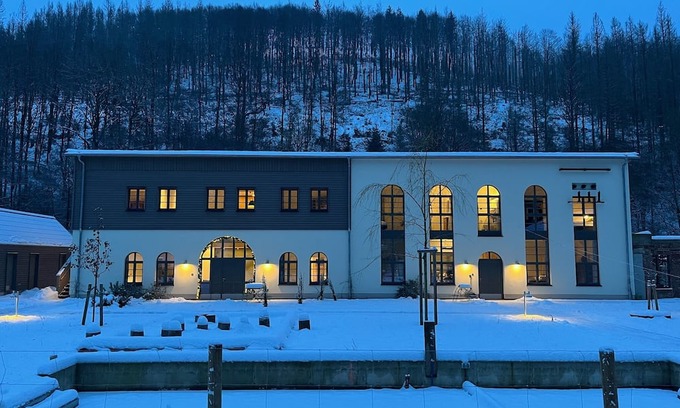 Sieber Apartment | Modern Retreat by the River at Schleiferei Zwei Hotel