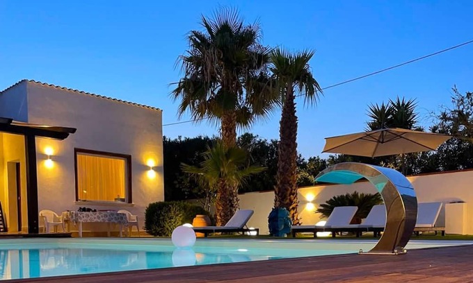 Valderice Villa | Discover Villa Lido Valderice: Pet-Friendly Oceanfront Retreat