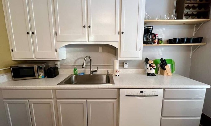 Helena Apartment | Dog-Friendly Retreat at The Blackfoot - Guest Rated 10/10