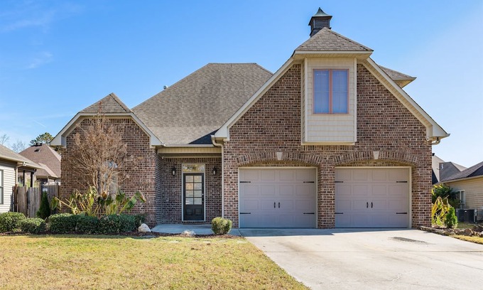 Wilsonville House | Pet-Friendly Serenity Willow - 3BR Retreat near Chelsea