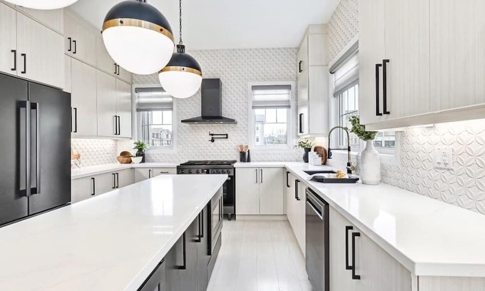 Collingwood House | Exceptional Collingwood Executive Designer Home for Families