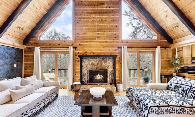 Stafford Cabin | Stunning Cabin Retreat Near Aquia Creek & Potomac!