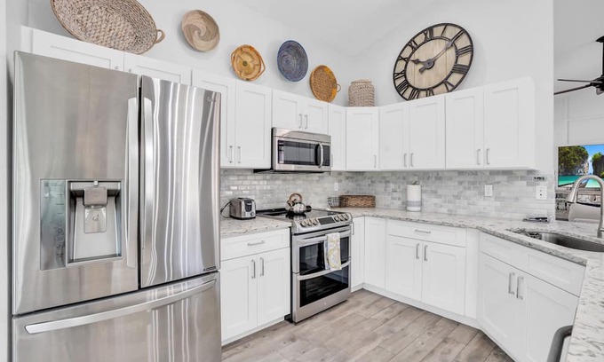 Willoughby Acres House | Discover Naples: Your Gateway to Poolside Relaxation