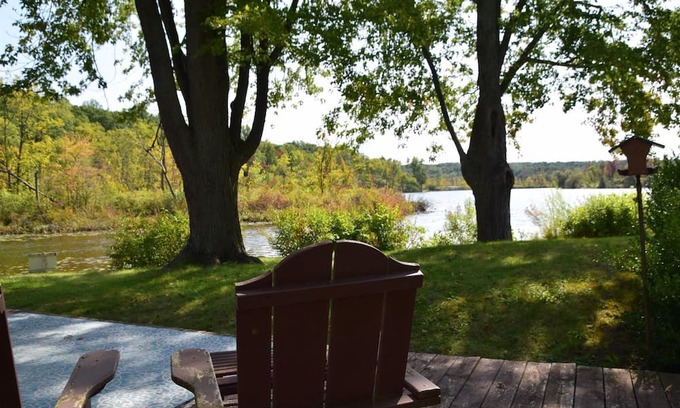 Unadilla Township House | Serene Lakefront Retreat with Pet-Friendly Amenities
