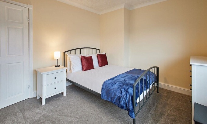 Heworth House | Relax at Host & Stay | Fifth Avenue, Pet-Friendly Retreat