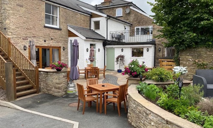 Ewyas Harold Bed & Breakfast | Unforgettable Stays at The Temple Bar Inn - 10/10 Rated!