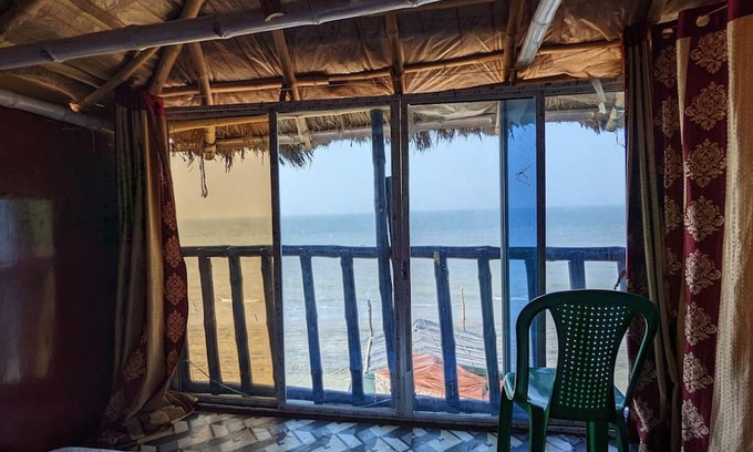 Diamond Harbour Hotel | Relax at Mousuni The Dolphin Camp with Family-Friendly Amenities