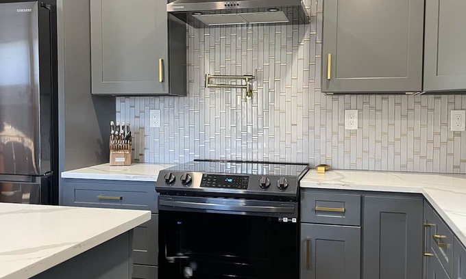Bellevue House | Explore Bellevue: 4-Bedroom Family-Friendly Retreat