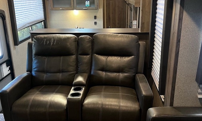 Bridge City House | Cozy 1 Bedroom RV in Bridge City with Family-Friendly Amenities