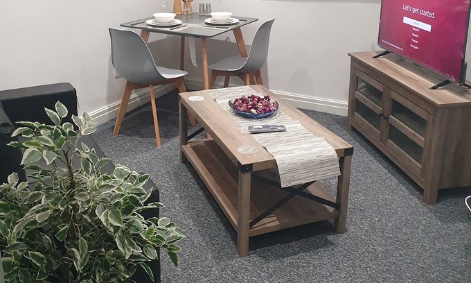 Withington Apartment | Top-Rated ORCHARD Bubbleroomss with Kitchen Amenities