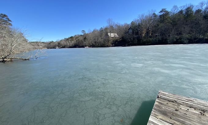 Mentone House | Relax at Our Home on the Lake with Ocean View & Breakfast