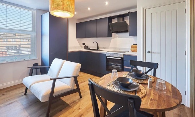 Heworth Apartment | Comfortable Stay at Apartment 2, Fourth Avenue for Families