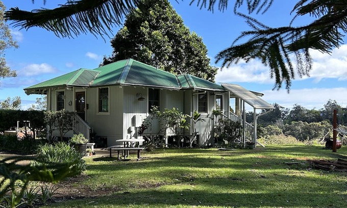 Honokaa Cottage | Cozy Cottage with Ocean View in North Hamakua, Hawaii