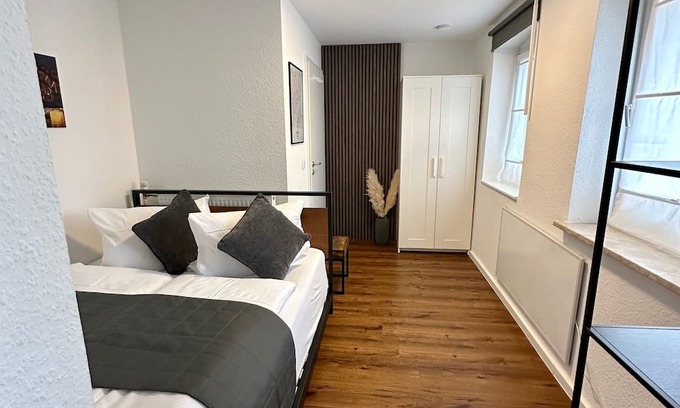 Flittard Apartment | Cozy Apartment for Two in Cologne with Kitchen Amenities