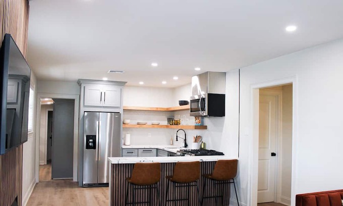 Jefferson House | Inviting 2-Bedroom Retreat Near Carrollton with Kitchen