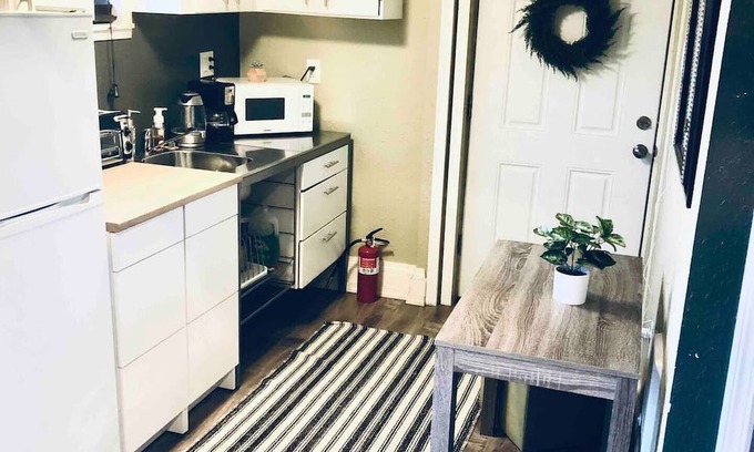 South Delridge House | Charming West Seattle Tiny Guest House with Spa & Hot Tub