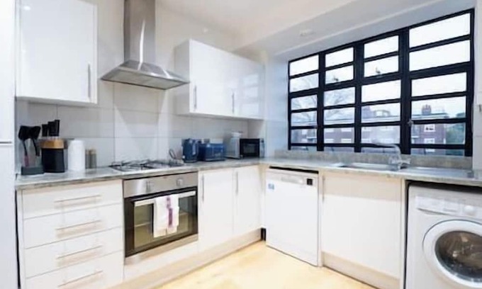 De Beauvoir Apartment | Stylish East London Flat - Perfect for Your Next Stay
