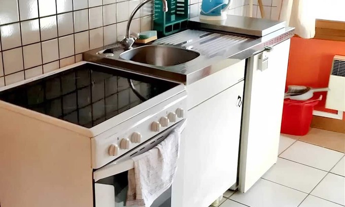 Mesnay Apartment | Homerez - Beautiful apartement for 5 ppl. with balcony at Mesnay