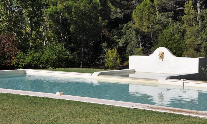 Loriol-du-Comtat Condo | Experience Le Mas Eydoux: A Unique Family-Friendly Retreat