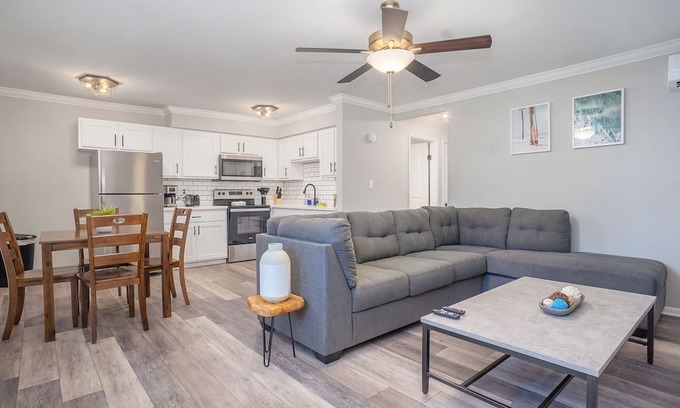Bayview Apartment | Inviting Hillside Cove - Oceanfront Anchor Suite Awaits