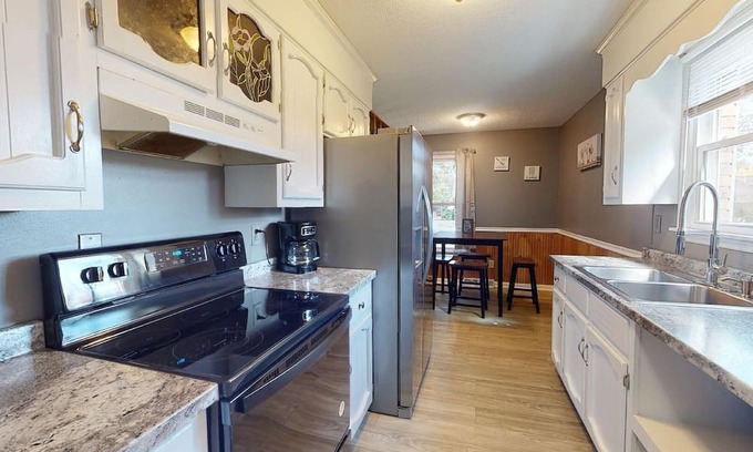 Columbia House | Inviting Retreat in Columbia, 5 Miles from Downtown