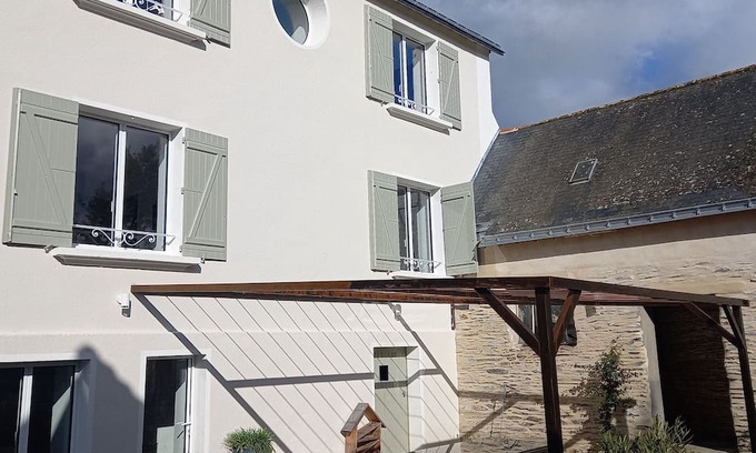 Saint Maurille Cottage | Family-Friendly Gite Les Ponts-de-Cé with 3 Bedrooms